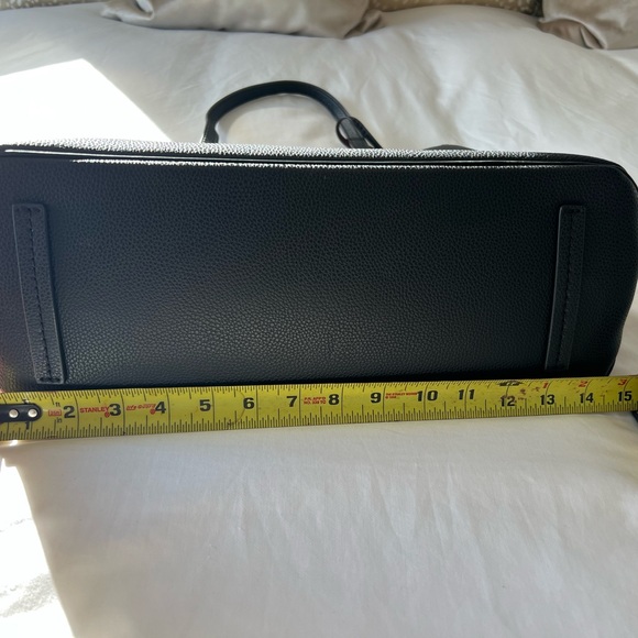 Marc Jacobs Black Pebbled Leather Tote with Gold Hardware - Picture 12 of 13